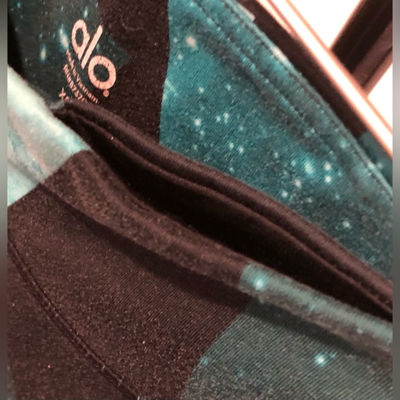 Alo Yoga Goddess Ribbed Ruched Geo Legging Island Green Space / Black Size XS - Picture 7 of 12